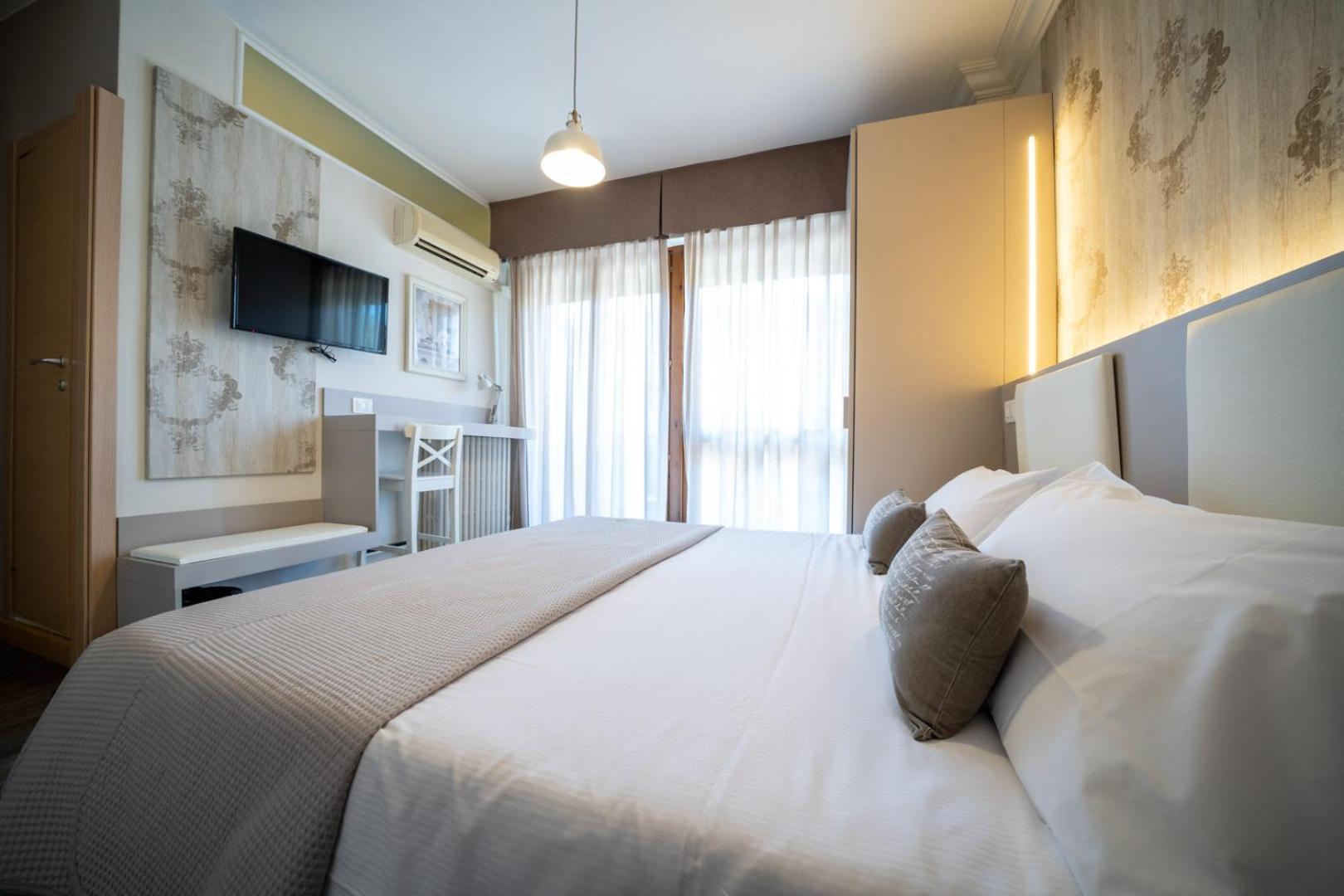 B City Hotel 巴多利诺 外观 照片
