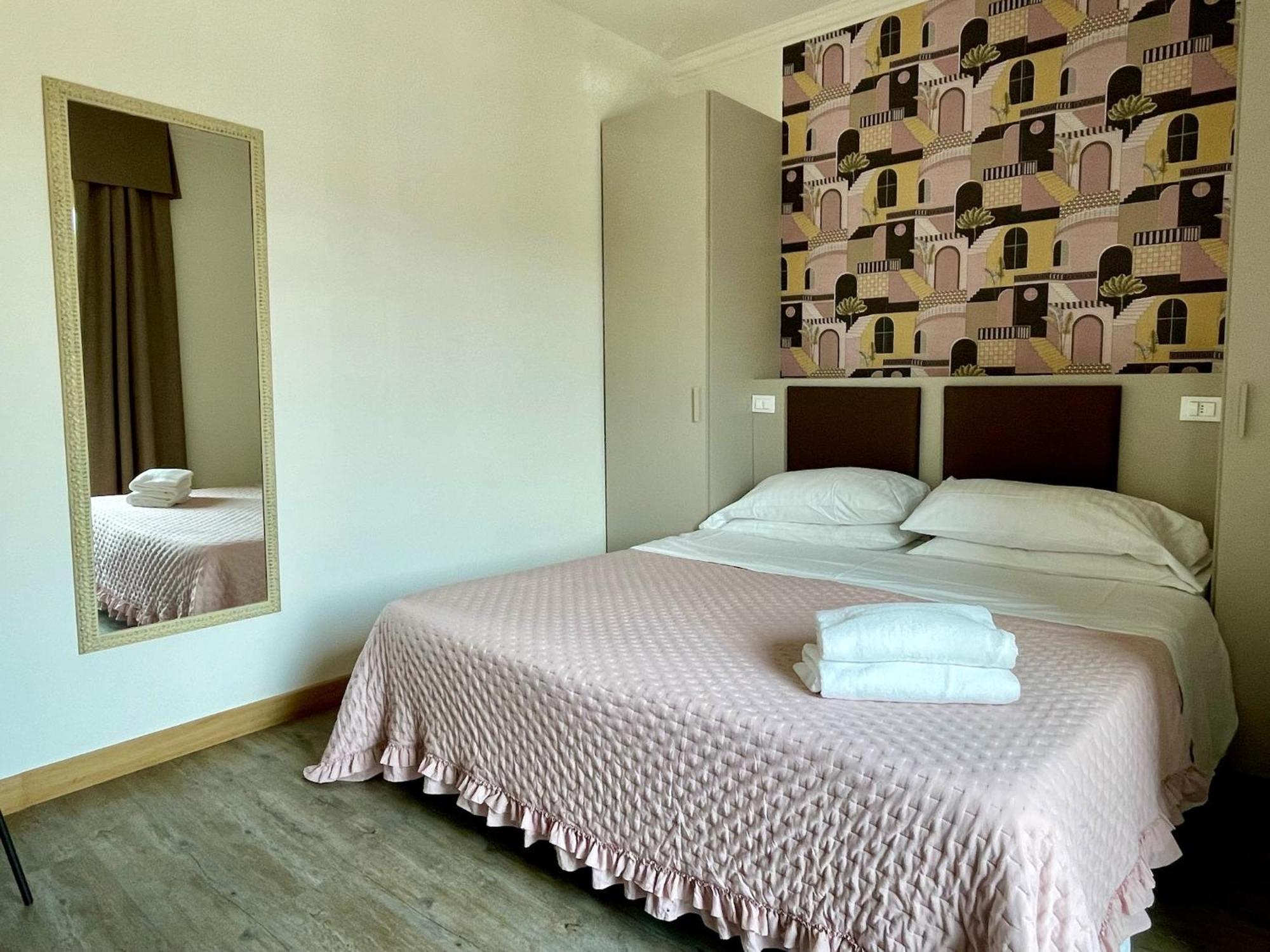 B City Hotel 巴多利诺 外观 照片