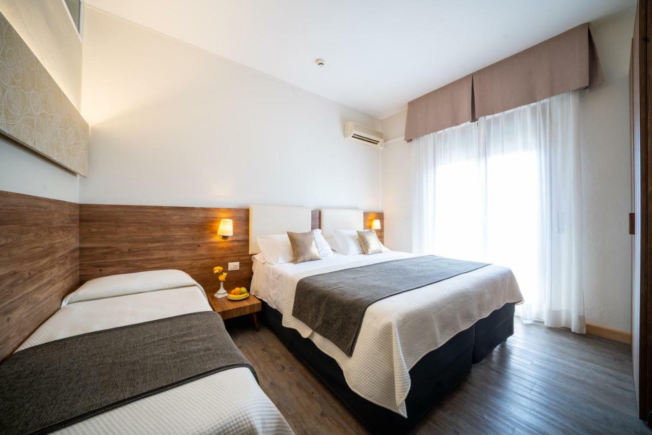 B City Hotel 巴多利诺 外观 照片