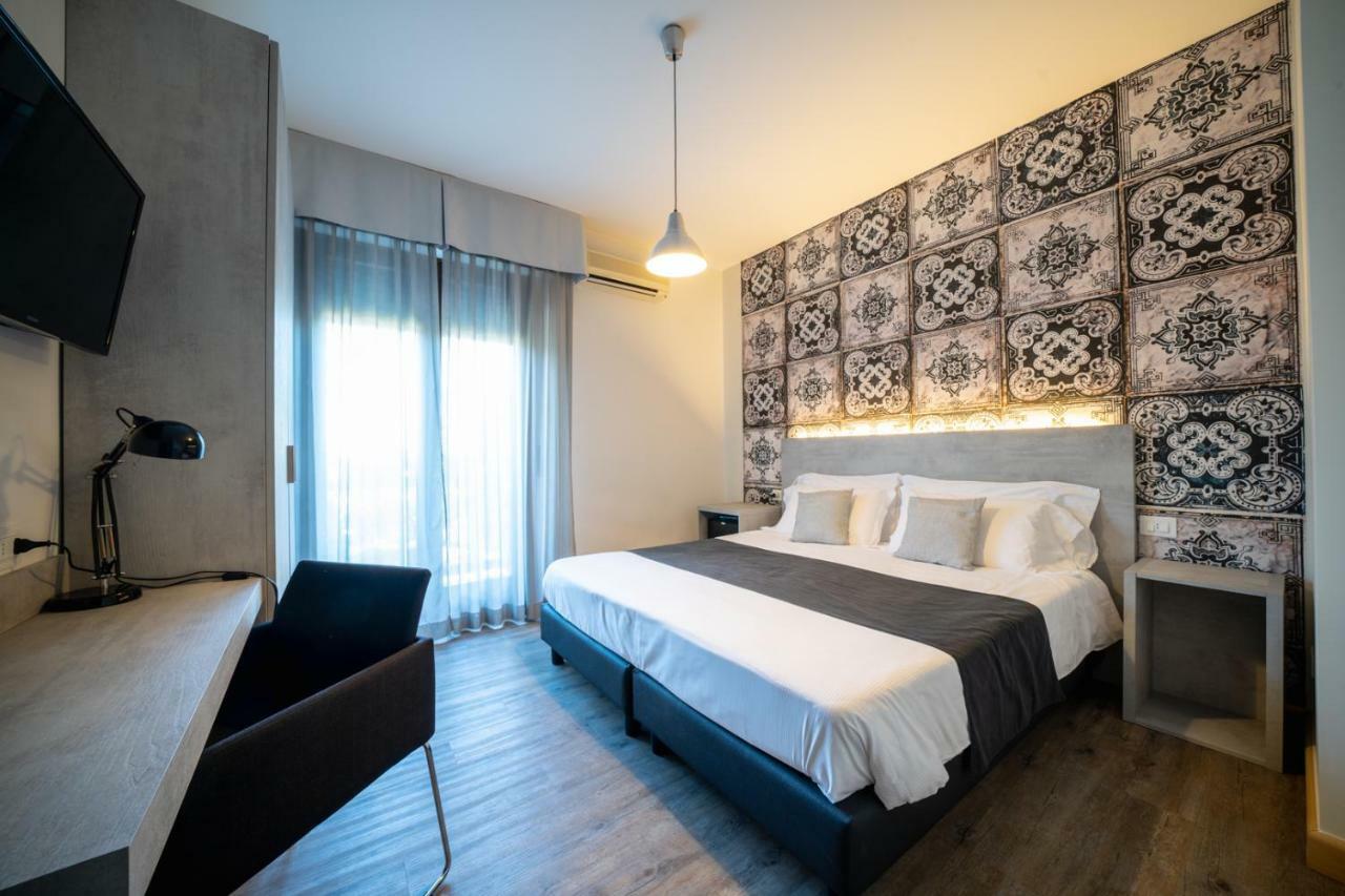B City Hotel 巴多利诺 外观 照片