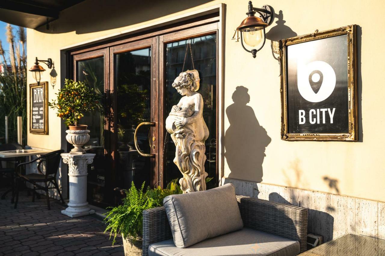 B City Hotel 巴多利诺 外观 照片