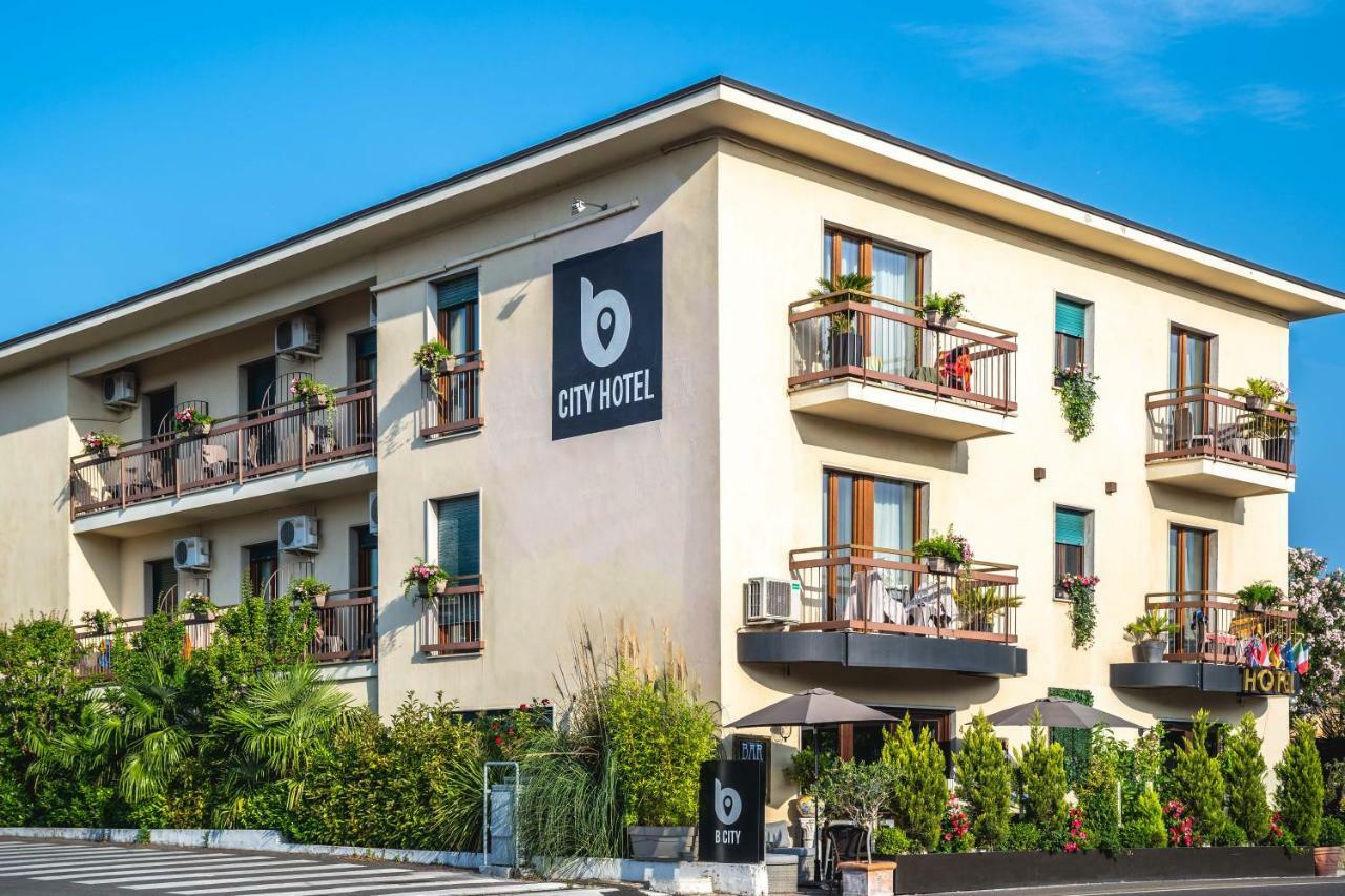 B City Hotel 巴多利诺 外观 照片